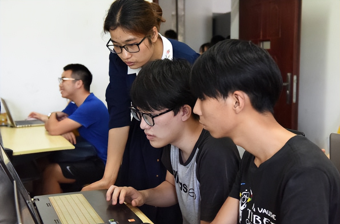 就业前景好的十大专业知乎,就业率薪资最高的十大专业