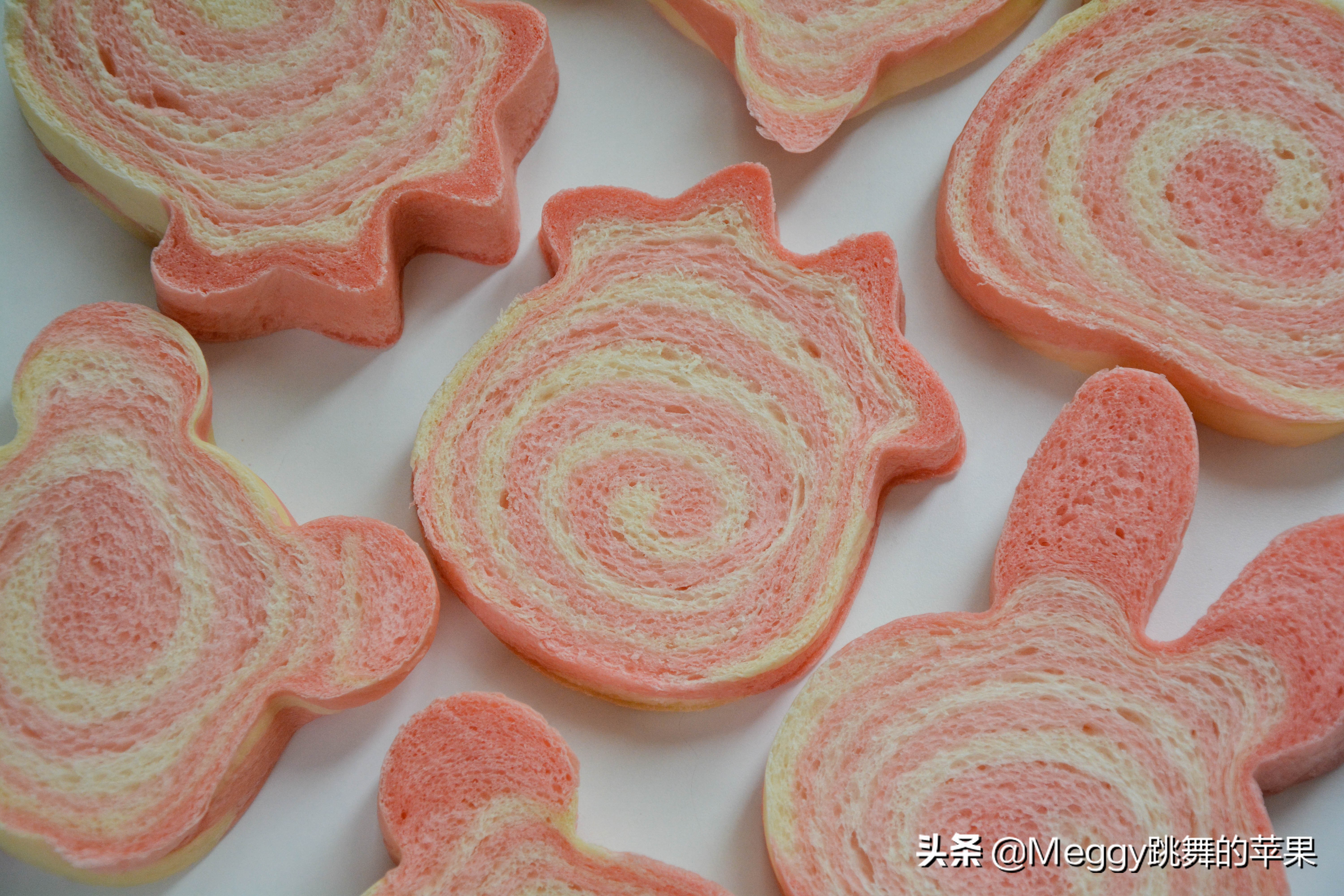 4款有颜有料又好吃的夹心面包,超好吃的紫米夹心炼乳面包推荐