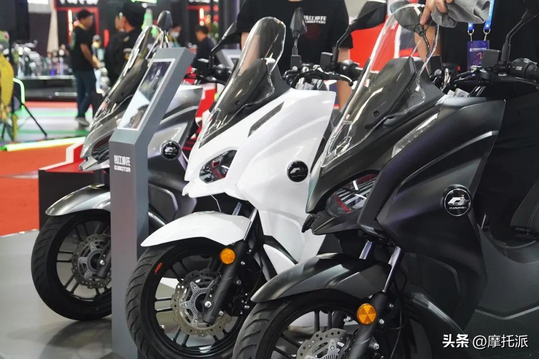 配置近顶、售价自信：QJ发布鸿150，要在特别大的市场里面挖呀挖