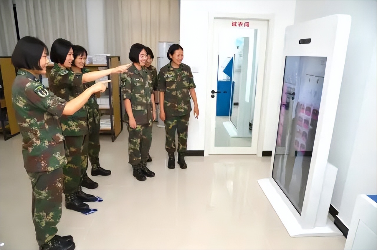 部队被装开箱,部队被装