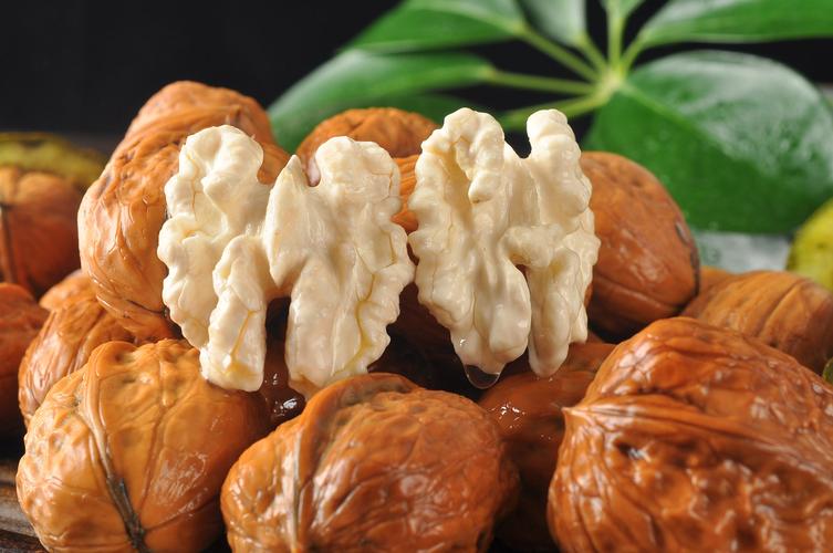 核桃适合什么体质的人吃,核桃是补肾的还是补脑