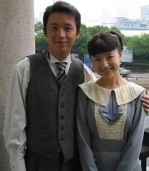 年轻时帅炸天的8位男星，中年后，有人胖快200斤，有人秃成地中海