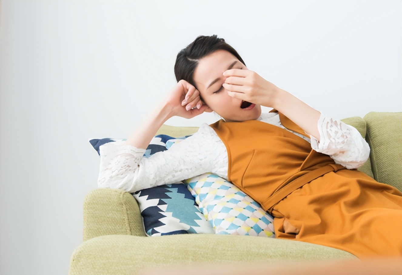 孩子不睡午觉被老师要求回家,幼儿园小朋友不午睡被罚站合理吗