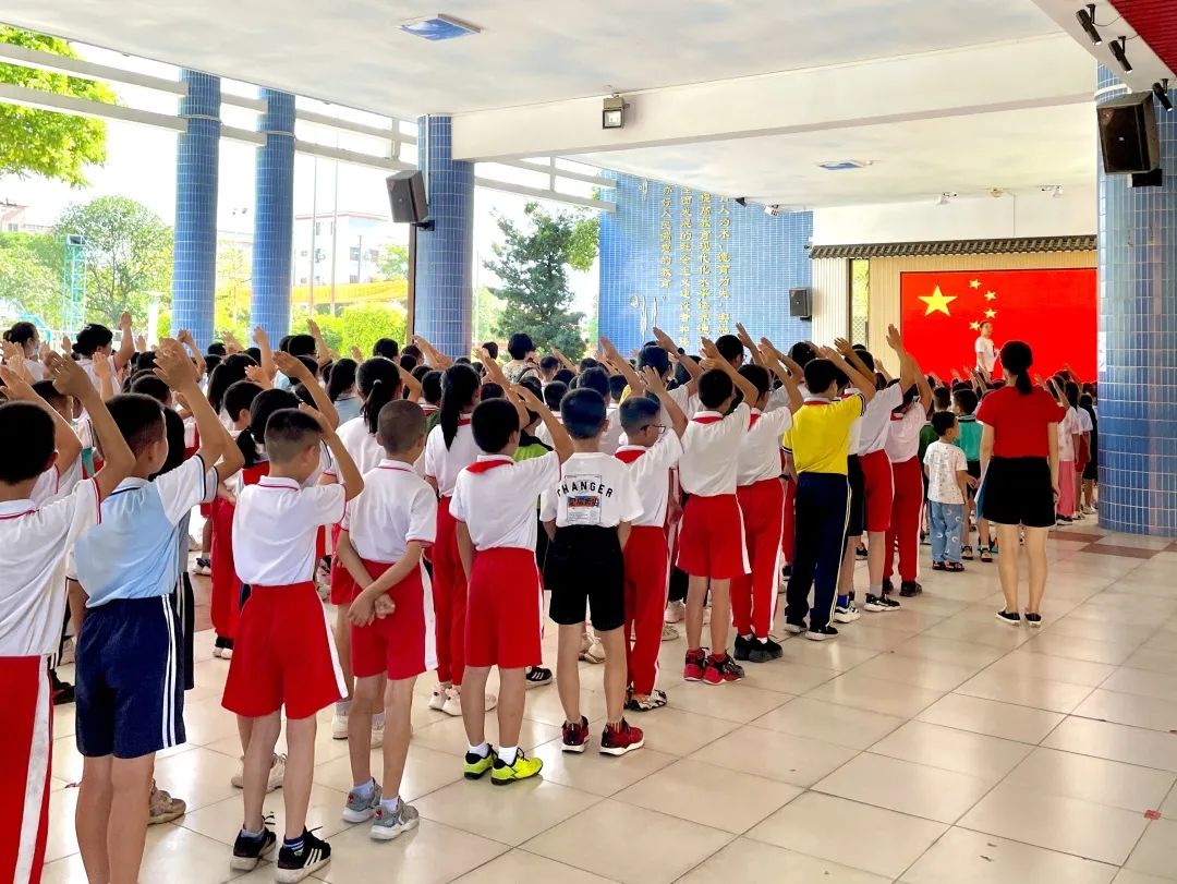 直击课外喵暑托开课首日情况：能和同学一起过暑假，太好玩了