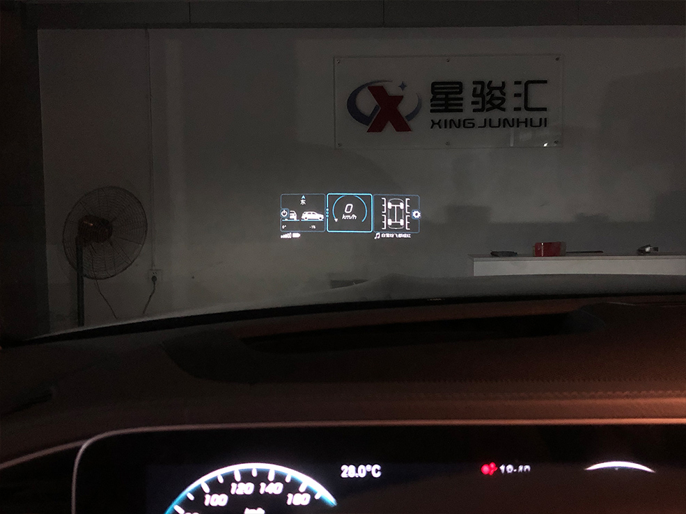 奔驰gle450手势控制展示,奔驰gle450hud安装教程