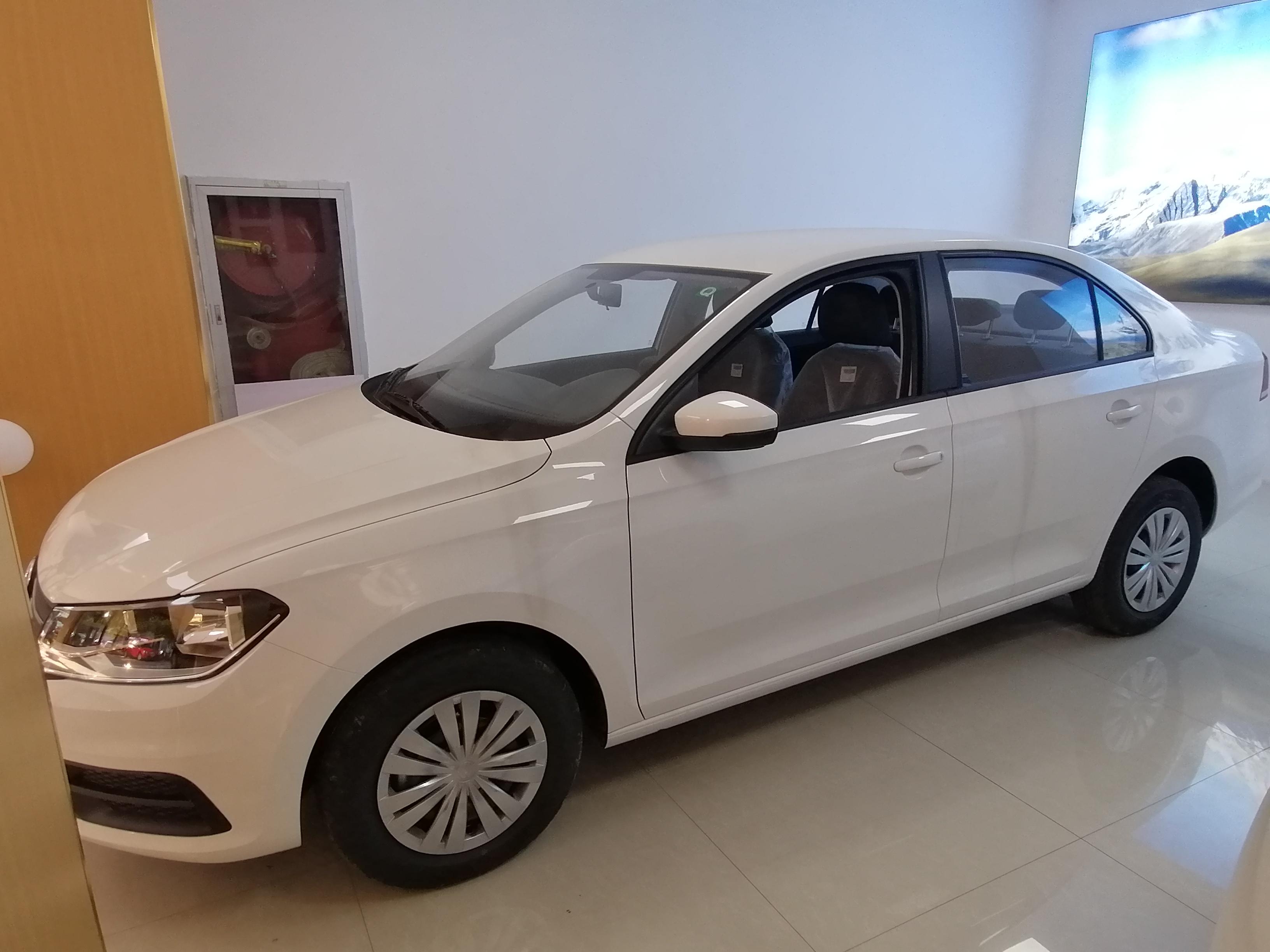 大众桑塔纳2024款自动豪华版测评,大众桑塔纳最老的一款高清图片