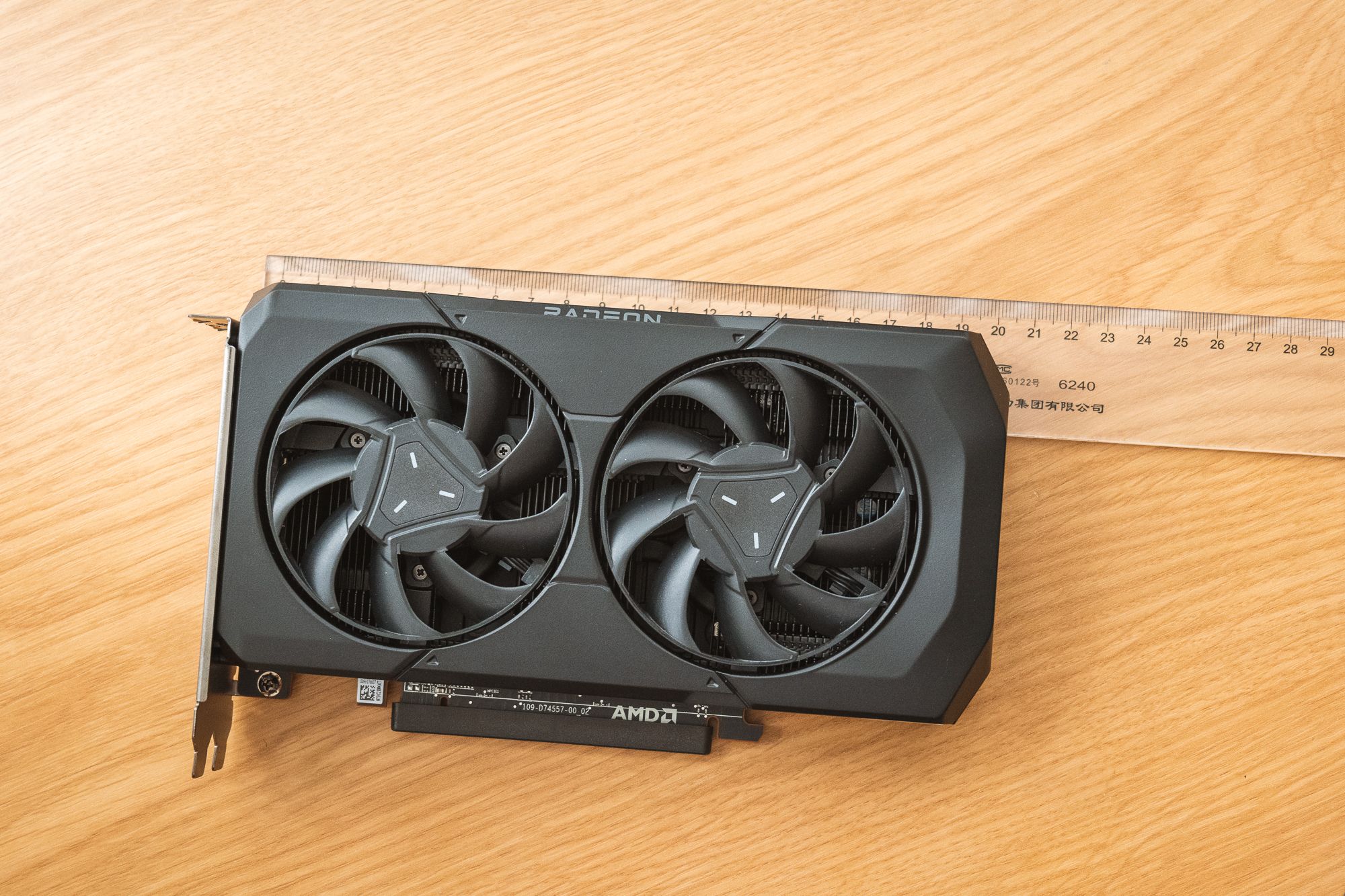 amdradeonrx7600显卡海外降价,amdradeon7600显卡评测