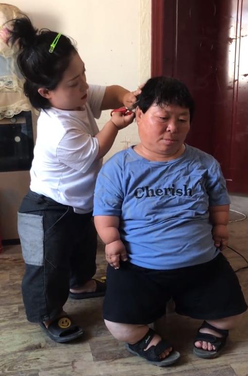 侏儒网红李会娟穿婚纱,侏儒症李会娟抖音