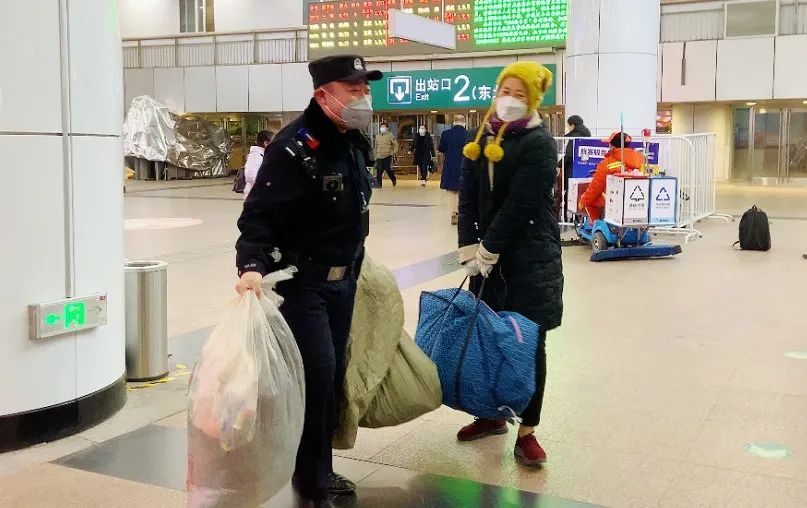 公安心向党护航新征程广东,公安心向党护航新征程图文