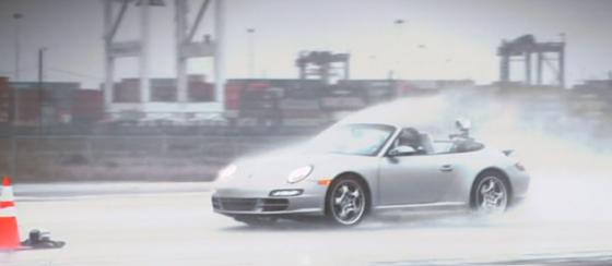 据说台风的时候，要把家里的窗户都打开，这样可以减小风的阻力