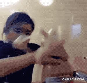 年薪10万每天加班你愿意干吗,月薪20万一天赚多少