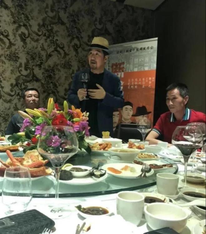 张国立个人资料和邓婕相差几岁,张国立的照片高清大图