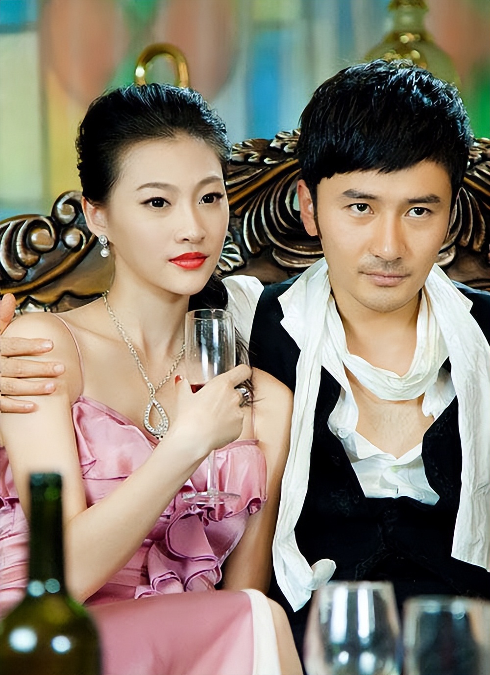 涂发胶抹口红，打仗住酒店，这些抗日剧，对得起以前的战士吗？