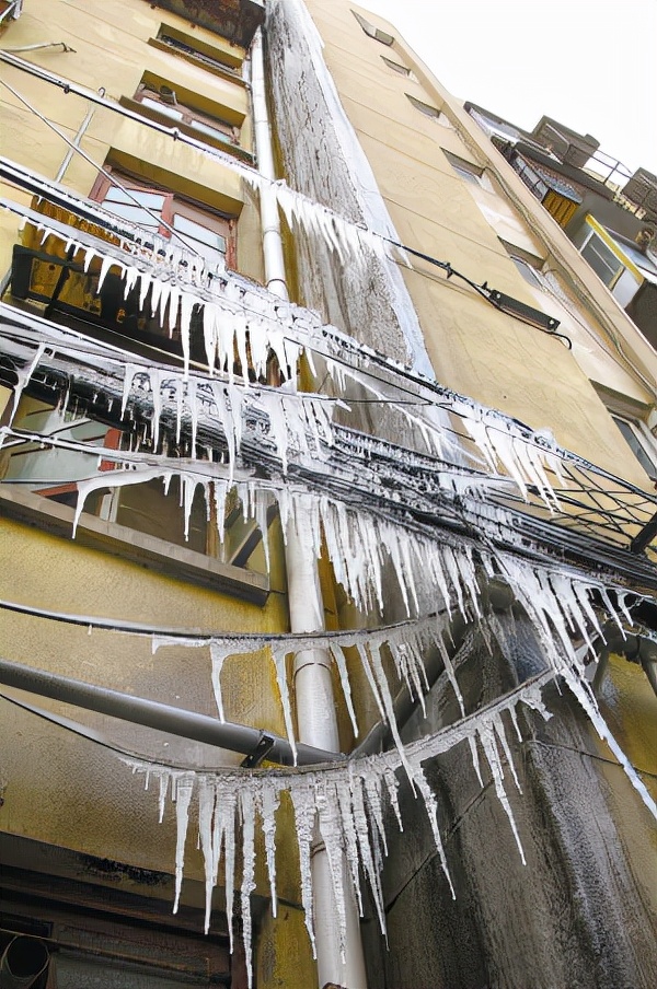 太阳能热水器温度太低会冻坏吗,气温骤降热水器安全