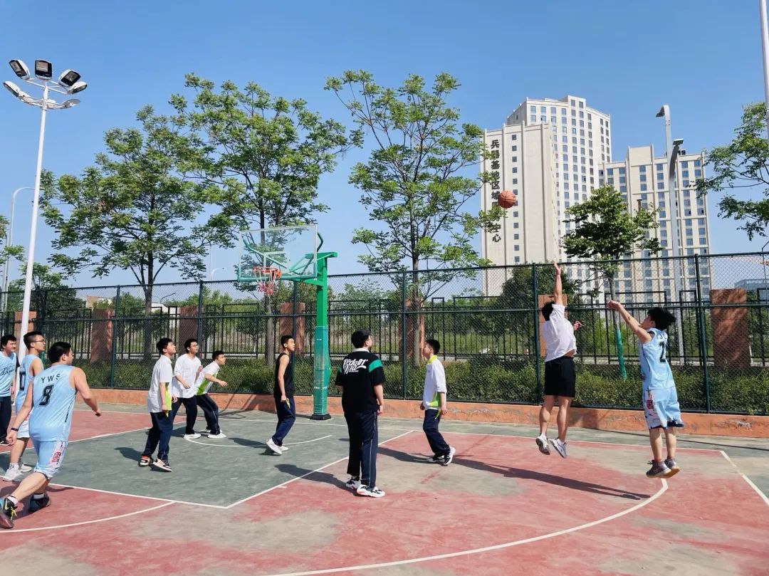 创新共享运动模式，西安市经开第三中学共享篮球、足球上线