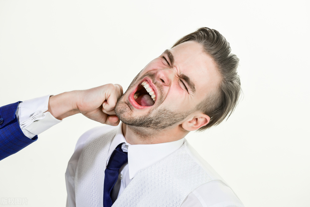 因为争执打了对方一巴掌会怎么判,吵架打了对方一巴掌怎么处理