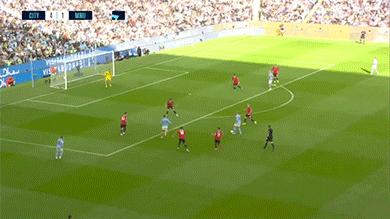 21脚传递换1个进球，曼城给哈兰德做饼到底有多耐心？