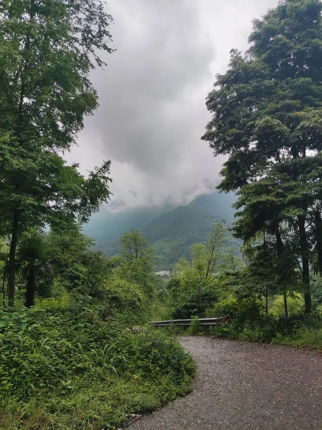 崇州山里新发现的天然景区,崇州的田园风光