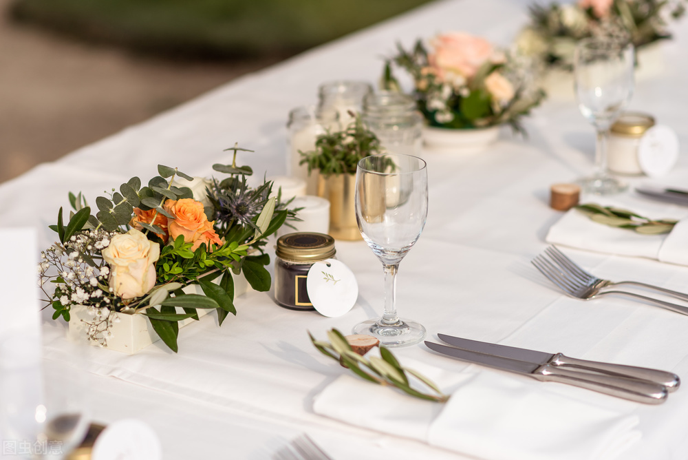 婚礼请柬邀请领导纸质版怎么写,婚礼请柬怎么跟领导说