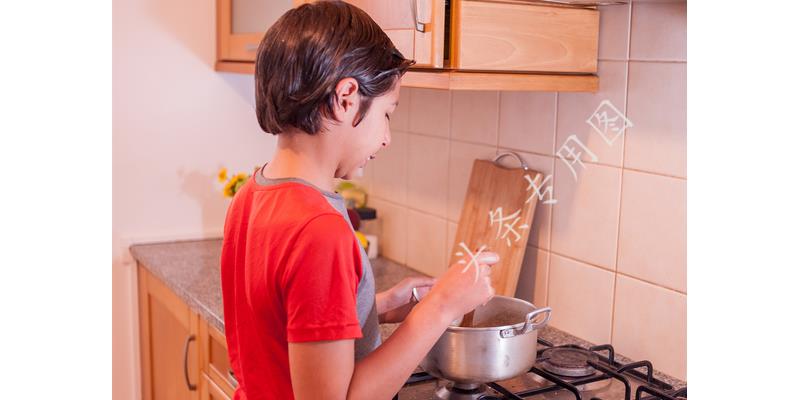 孙子要求我买6千电脑，我答应后，他的一个动作让我心疼