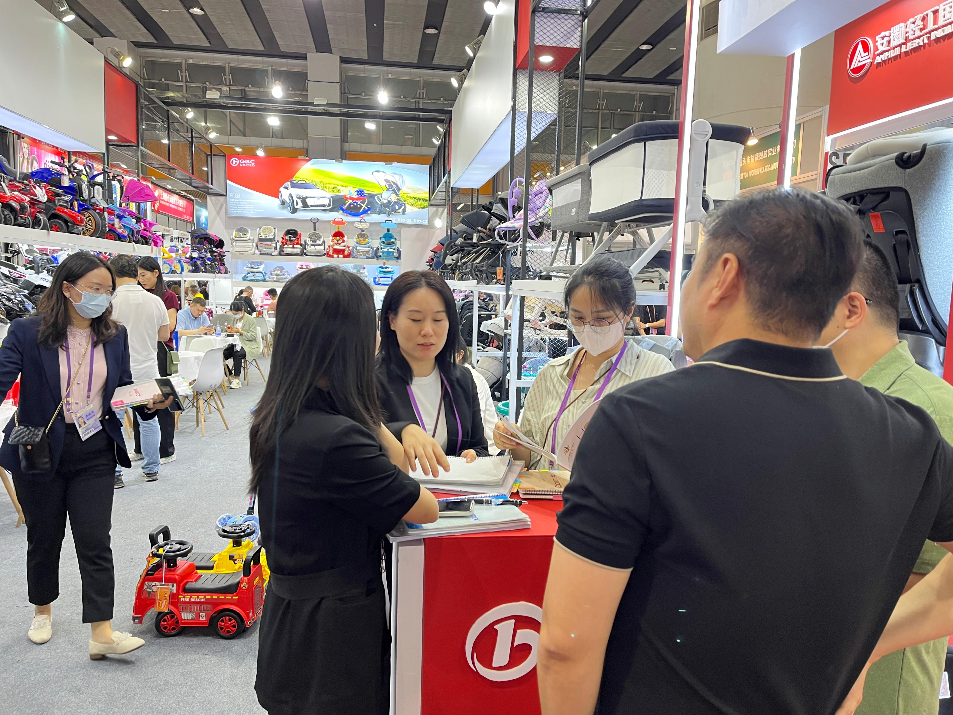 行李箱会唱歌、八爪鱼走路会避障！广交会上还有哪些脑洞大开的粤制造玩具