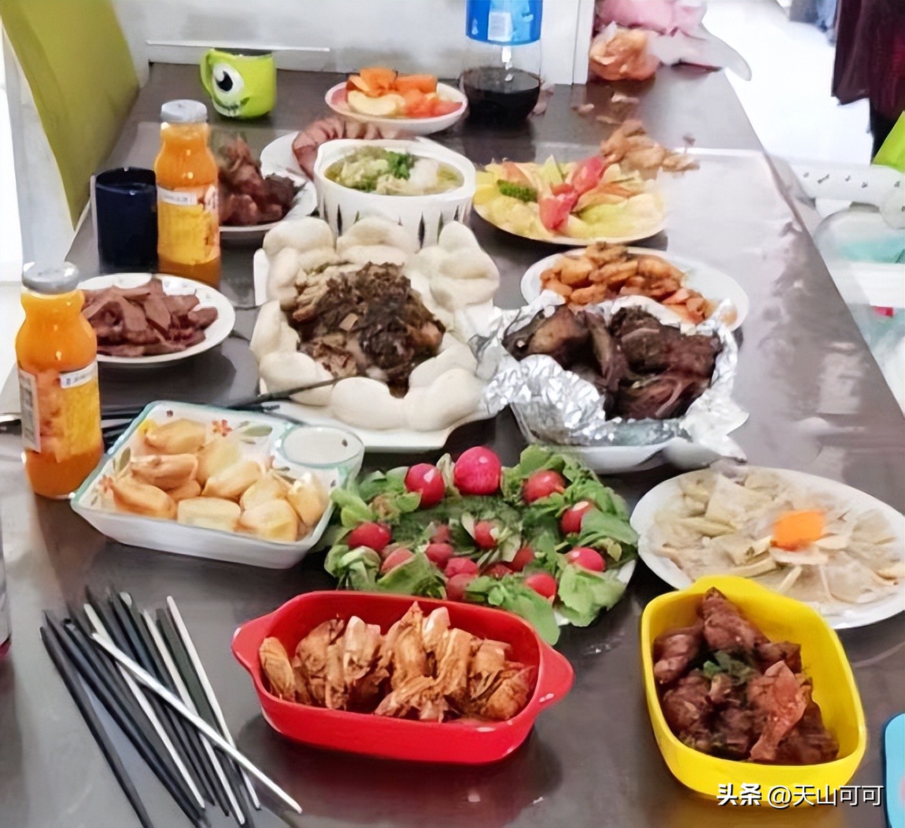 大家庭15个人的年夜饭菜单,年夜饭必备的二十道菜四口之家