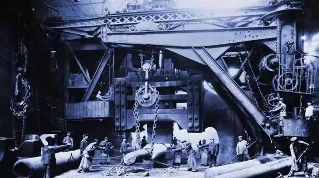 克虏伯的荣耀与悲剧——巴本：“我们已经雇用了希特勒！”