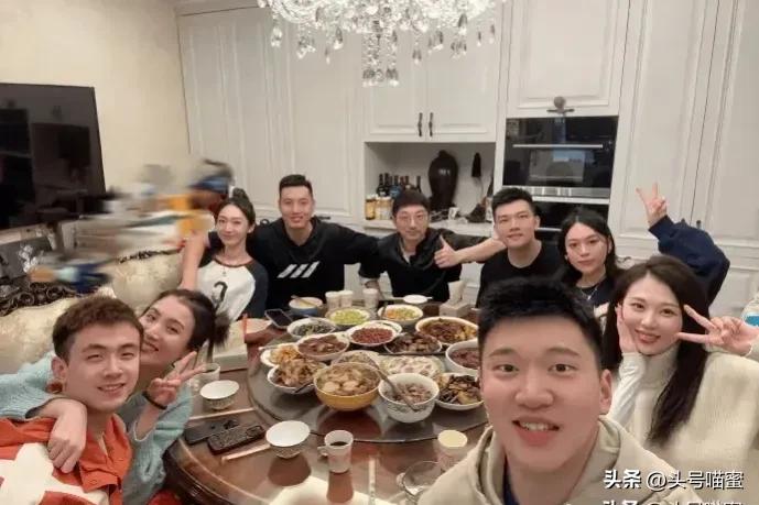 郭艾伦被选入cba25周年最佳阵,郭艾伦回归首训