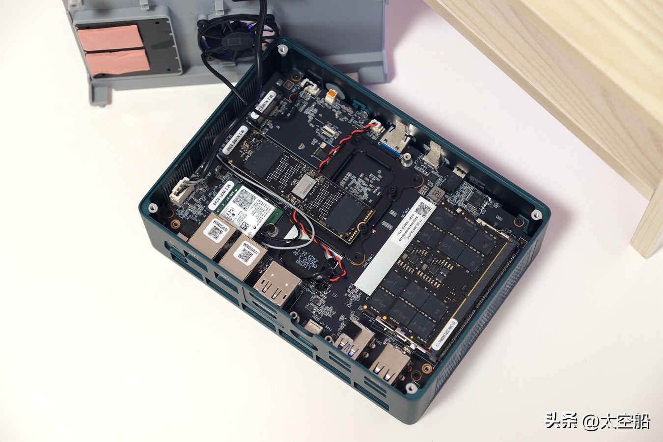 零刻gtr7和同配置笔记本,零刻gtr7电脑测评