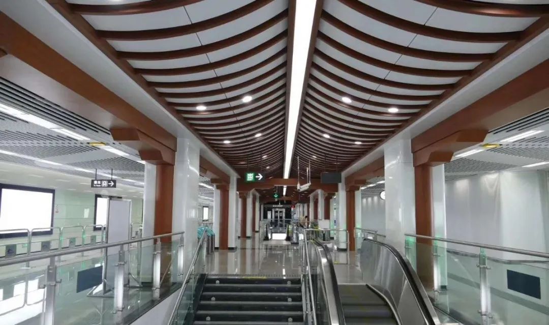 吊顶装饰材料铝扣板,深圳铝方通吊顶厂家