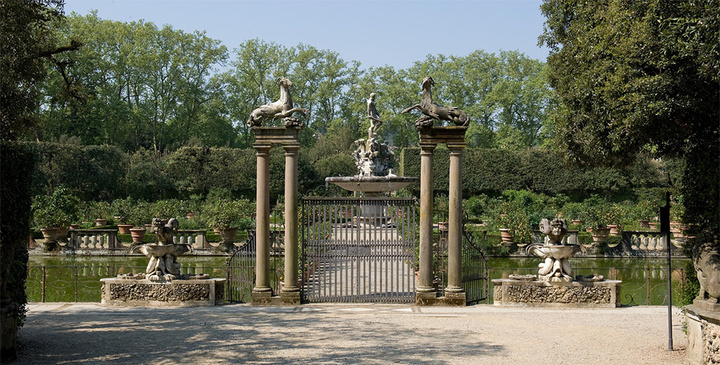 gucci与lv店铺区别,gucci开在无人区的店