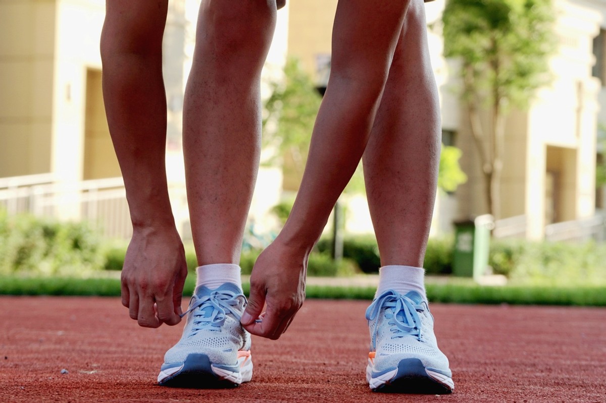 推荐踩屎感特别强的国产跑鞋,出街运动两不误