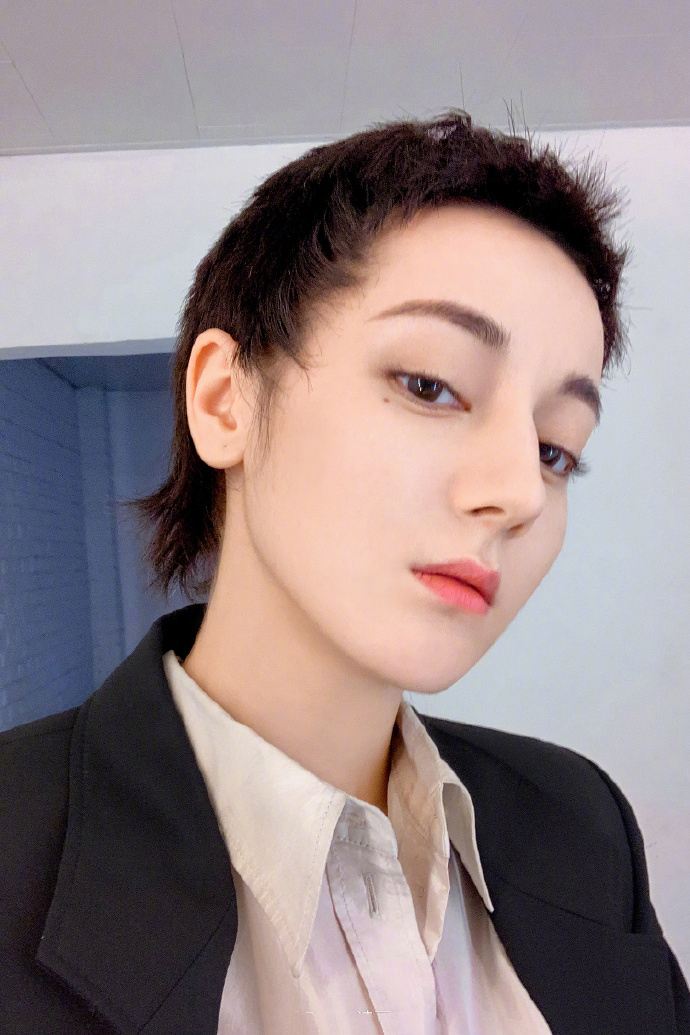 论女星的短发角色，只服这10位港台女神！热巴等人就别硬上弓了