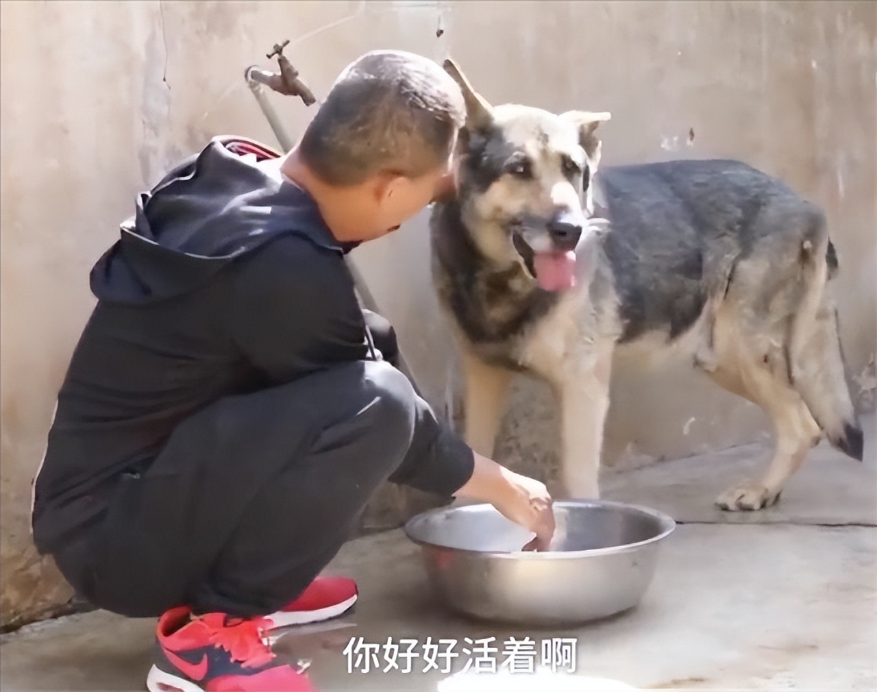 汶川地震搜救的事件,汶川地震惨烈救援人员回忆哭了