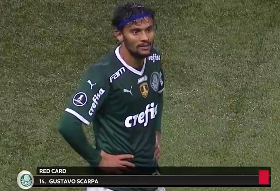 主裁气得要吃人，南美解放者杯1/4决赛太粗鲁，3张红牌根本不够