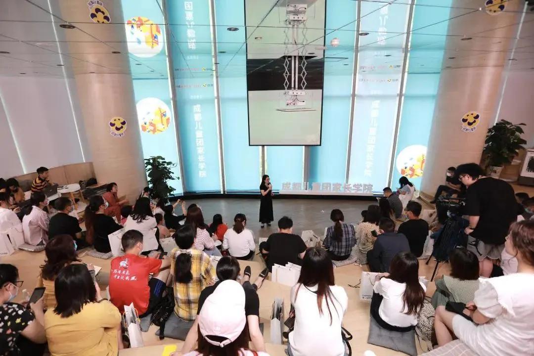 教育温暖的瞬间,一分钟看懂成都教育