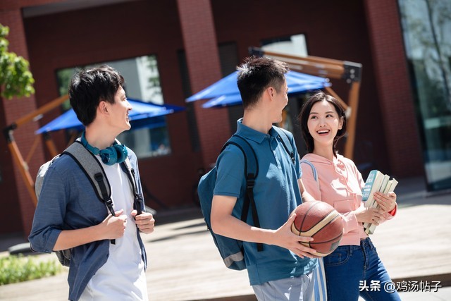 捐精志愿者：取精室不是很色情，半年捐8-10次，1ml领50元补贴