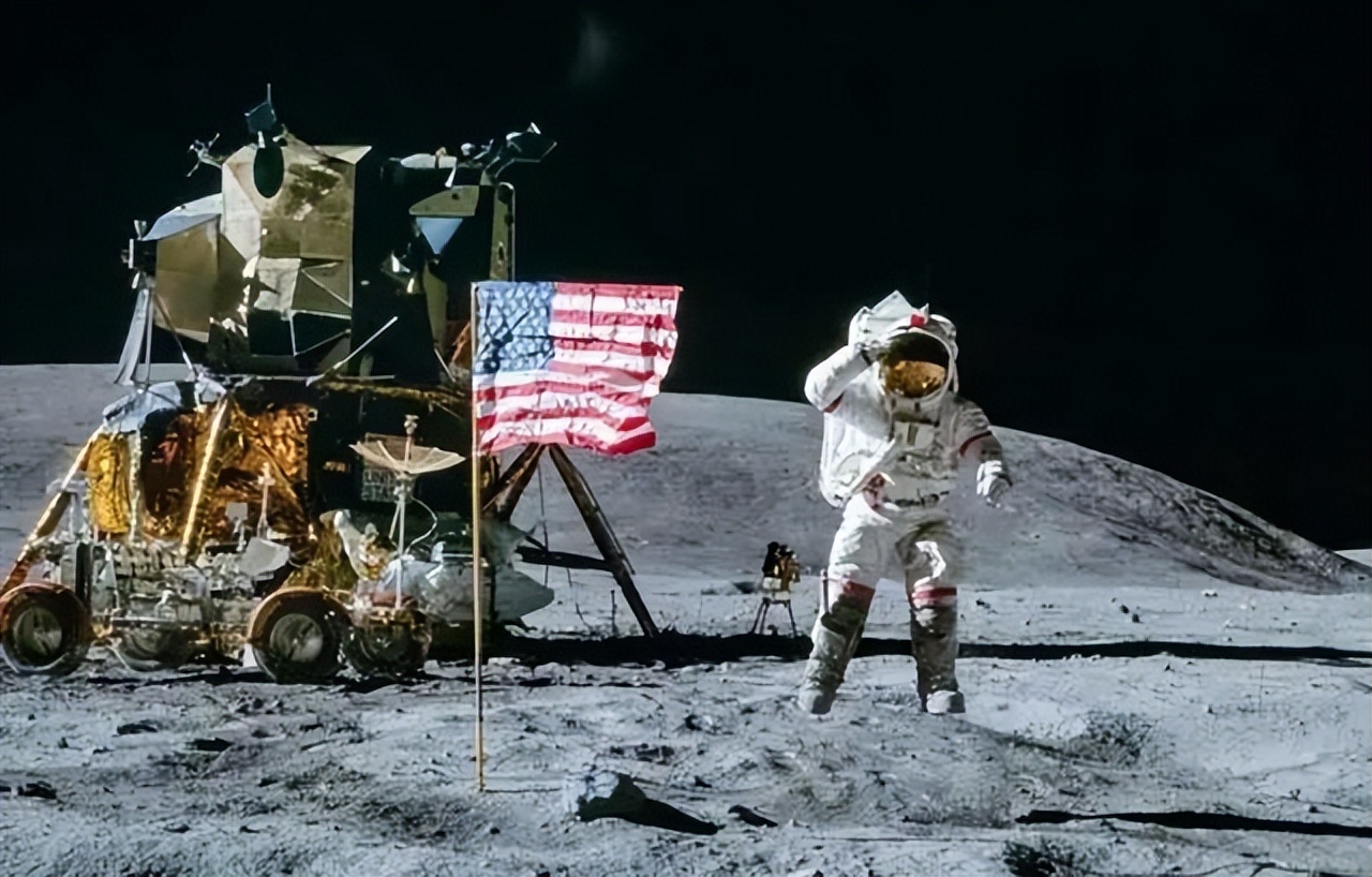 中国官宣载人登月！美国：“月球只有美国*旗国**”！结果被网友打脸