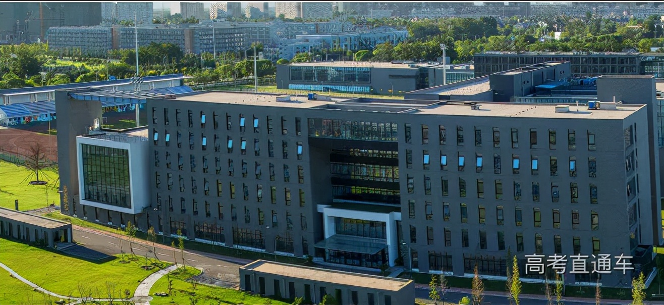 学院真的不如大学吗,学院一定不如大学吗