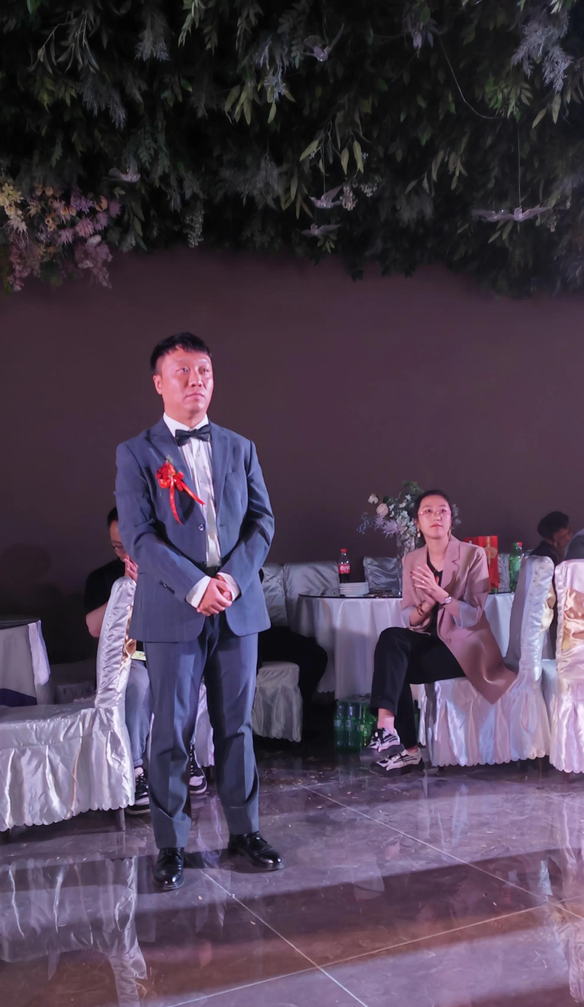 参加侄媳潘雪家的婚礼答谢宴