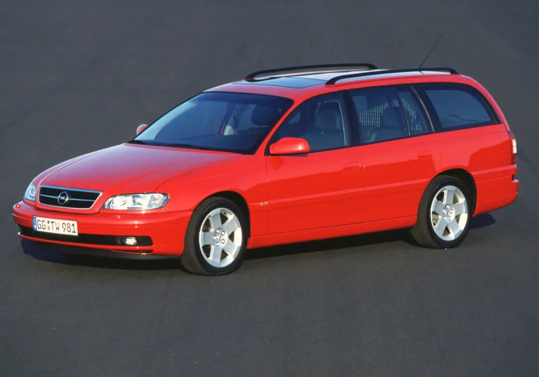 深圳02年白色车牌,深圳02式车牌还能用么