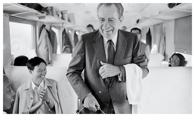 49年以来最真实、最深刻的影像：人的神态反映了时代的好坏