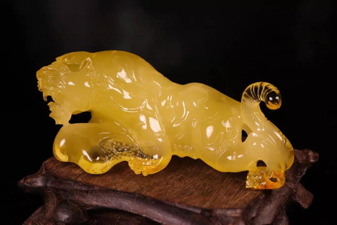 琥珀俄货和乌货区别,琥珀蜜蜡俄料跟乌料的区别