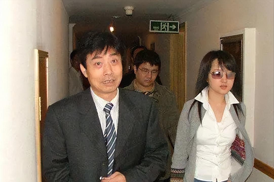 杨钰莹与赖文峰分手25年，一个娶妻生子，一个不婚不育令人泪目！