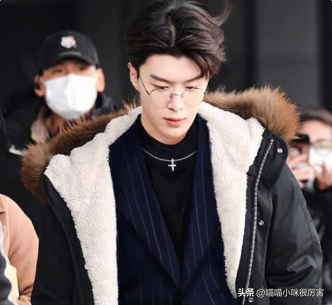 靠刘海撑起来的颜值,靠刘海撑起的颜值男生