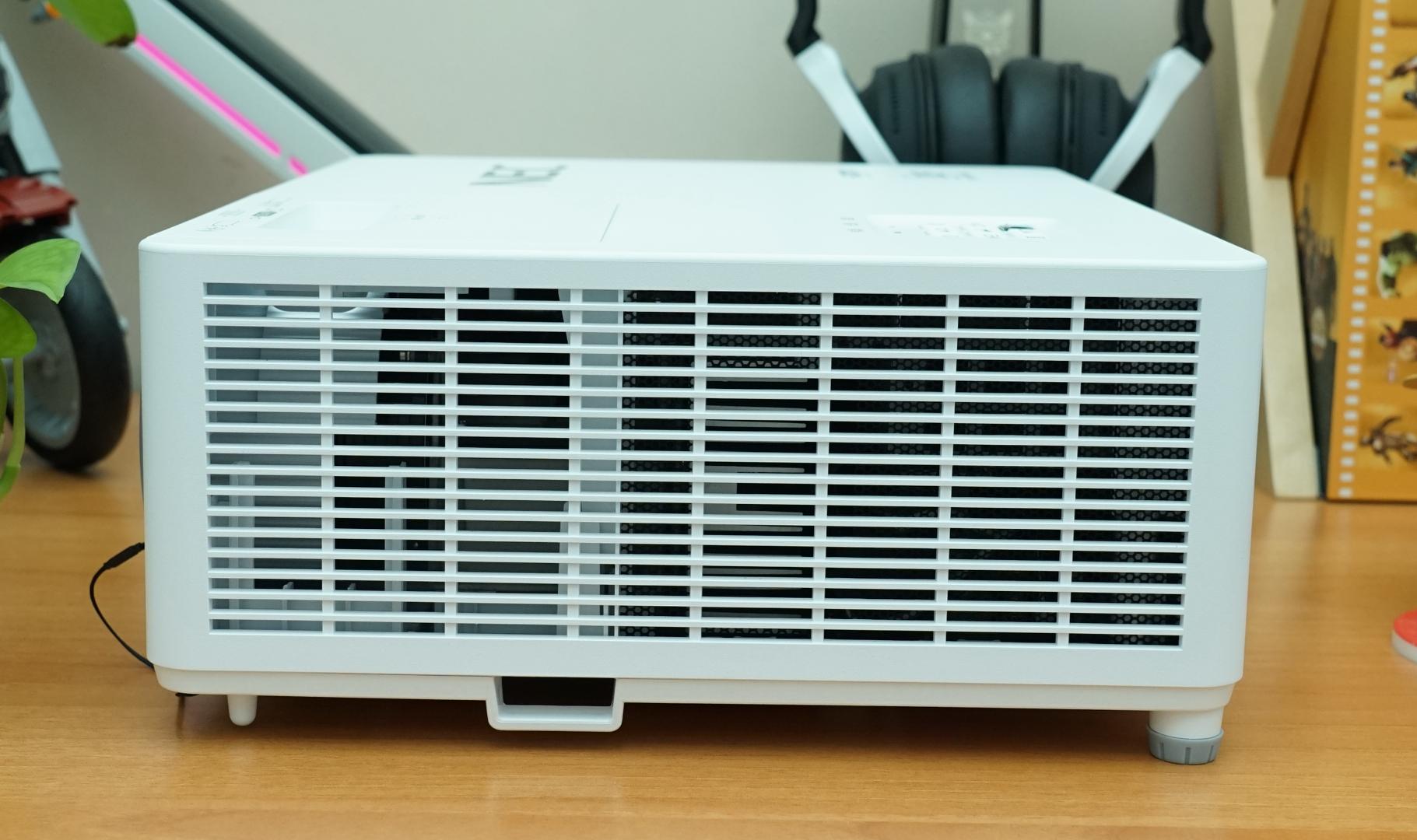 激光投影和nec投影仪哪款最好,necrgb激光投影机