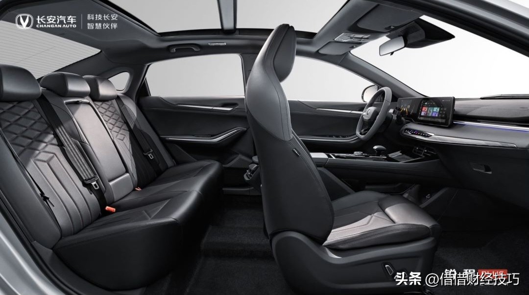 一个建议让同事股票赚钱5万，她逼我推荐一款黑马轿车，咋办？