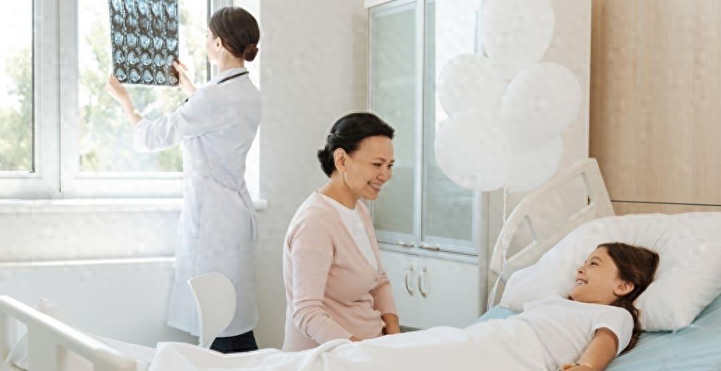 热辣按摩师激发女性渴望，惊人审判揭晓！