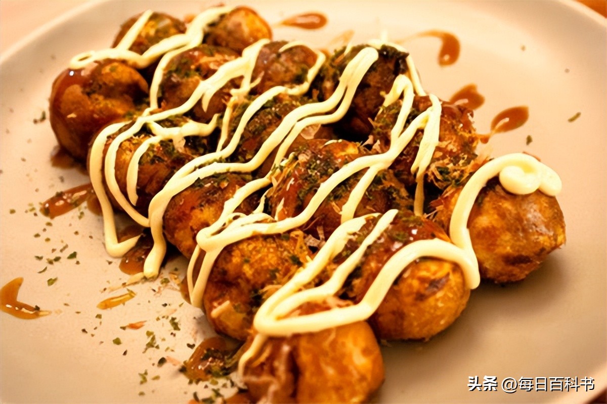 街边的煎炸鸡排,类似鸡排章鱼小丸子的小吃