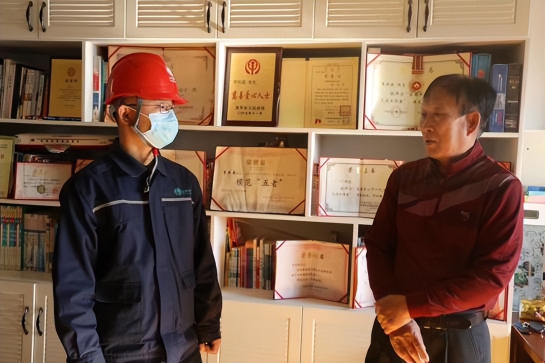 电网公司重阳节慰问离退休干部,电网重阳节